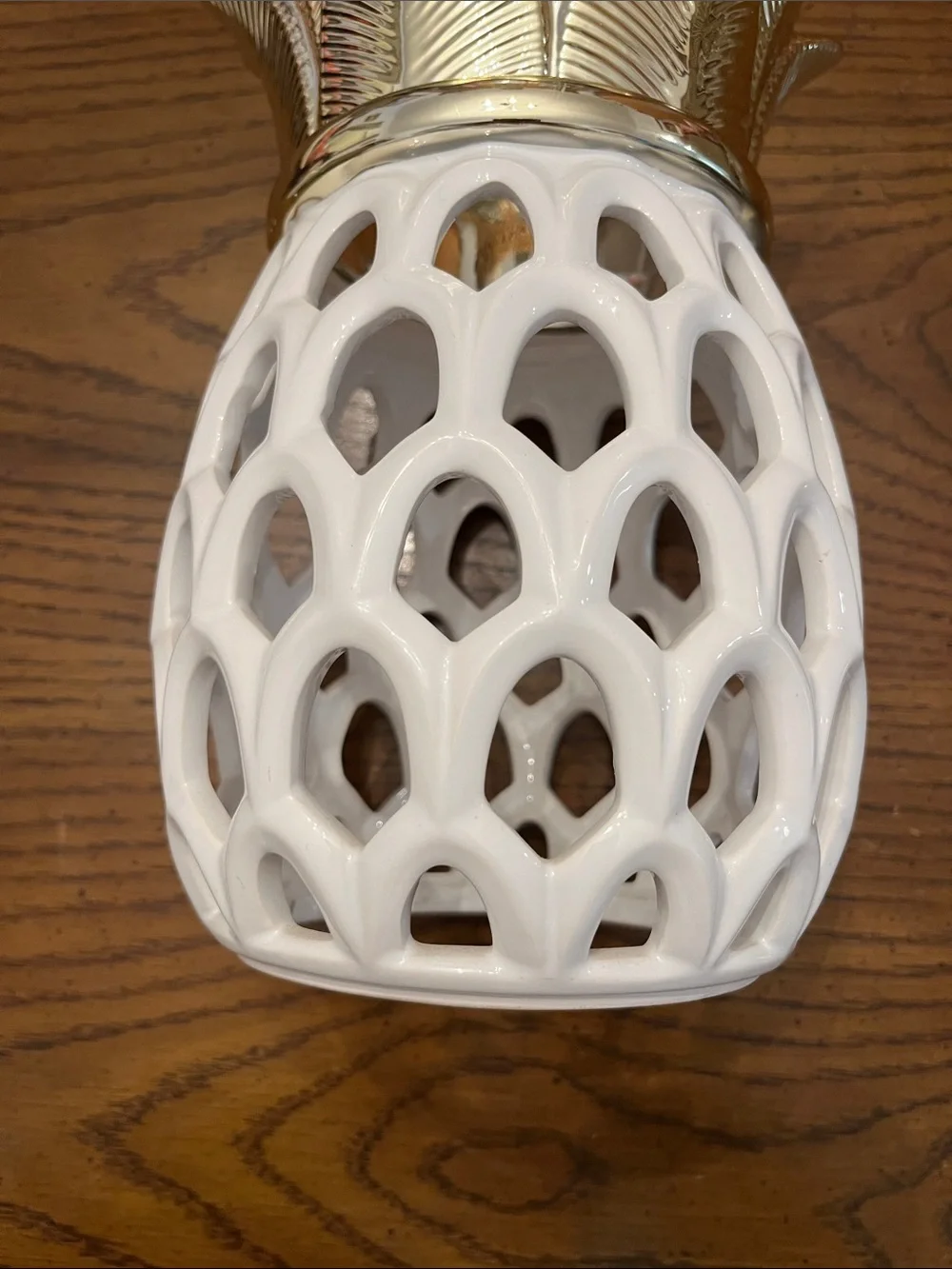 Gold and White Ceramic Pineapple Candle Holder - No‎ base